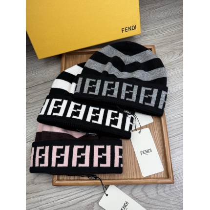 Fendi Beanies in 206628