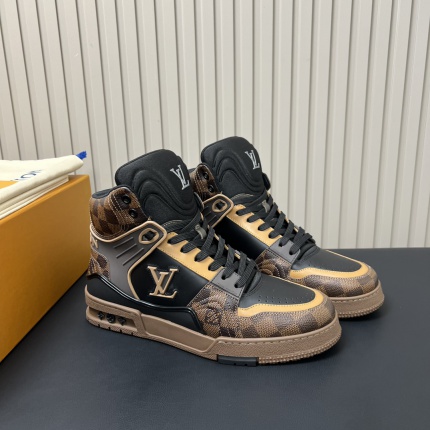 Louis Vuitton Boots For Men in 206630