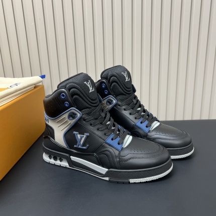 Louis Vuitton Boots For Men in 206631