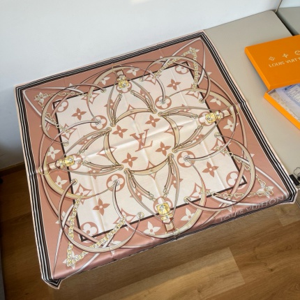 New Arrivals High quality Louis Vuitton Silk Scarf in 206711