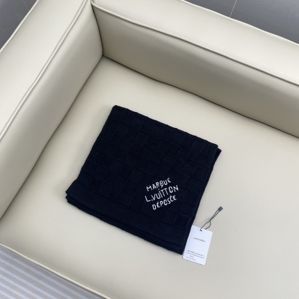 New Arrivals Louis Vuitton Warm Scarf in 206740
