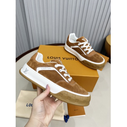 Louis Vuitton Sneakers For Men in 206745