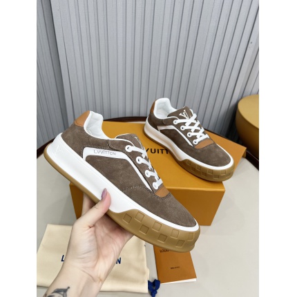 Louis Vuitton Sneakers For Men in 206747
