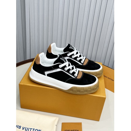 Louis Vuitton Sneakers For Men in 206748