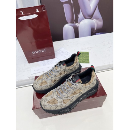 Gucci Casual Shoes For Men in 206756