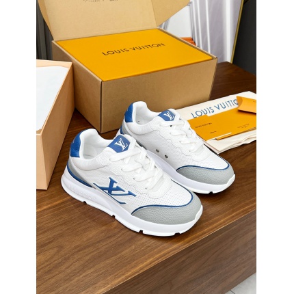 Louis Vuitton Sneakers for women in 206777