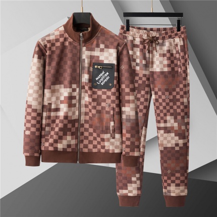 Louis Vuitton Tracksuits for Men in 206786