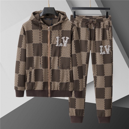 Louis Vuitton Tracksuits for Men in 206790