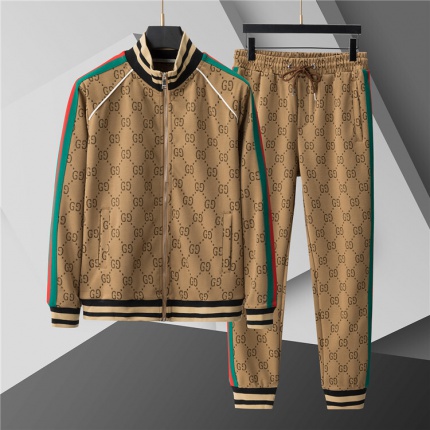 Gucci Tracksuits for Men in 206794