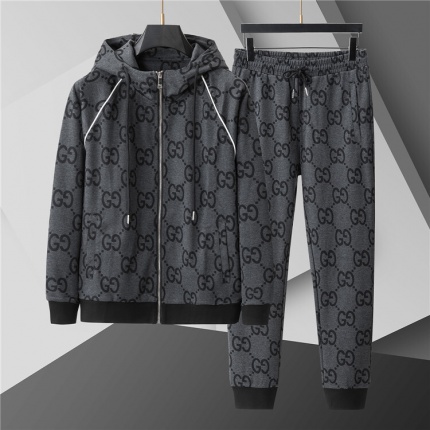 Gucci Tracksuits for Men in 206799