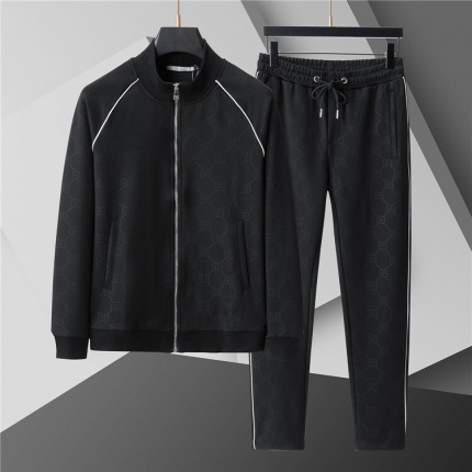 Gucci Tracksuits for Men in 206802