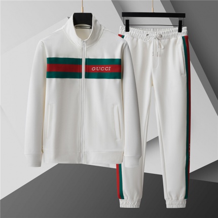 Gucci Tracksuits for Men in 206805