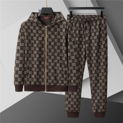 Gucci Tracksuits for Men in 206807