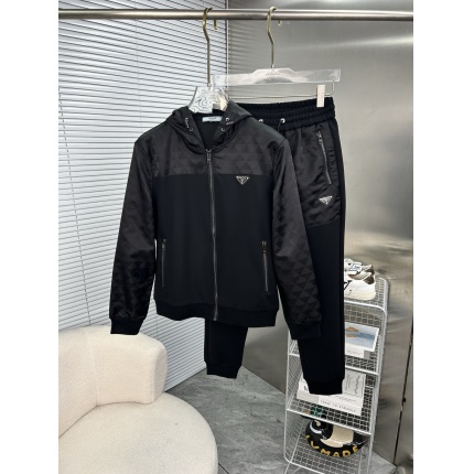 New Arrivals Prada Tracksuits For Men in 206835