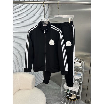 New Arrivals Moncler Tracksuits For Men in 206837