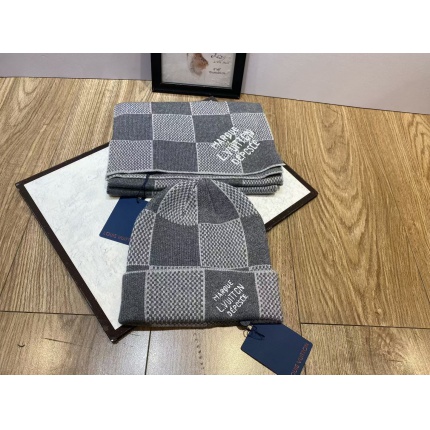 New Arrivals Louis Vuitton Scarf and hat A set in 206873