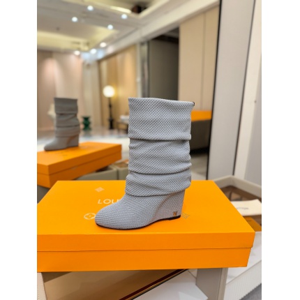 Louis Vuitton Boots For Women in 206950