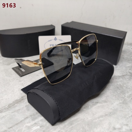 Prada Sunglasses in 206989