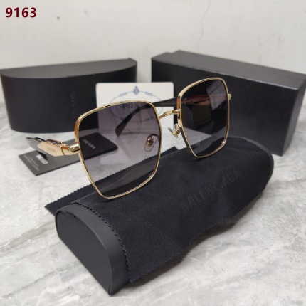 Prada Sunglasses in 206990