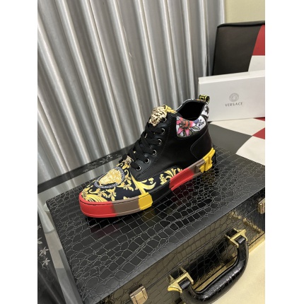 Versace Sneakers For Men in 207025
