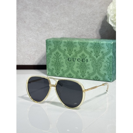 Gucci AAA Quality Sunglasses in 207189