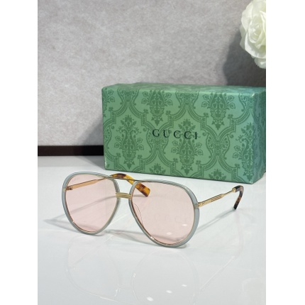 Gucci AAA Quality Sunglasses in 207190