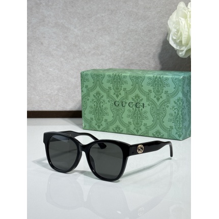 Gucci AAA Quality Sunglasses in 207193
