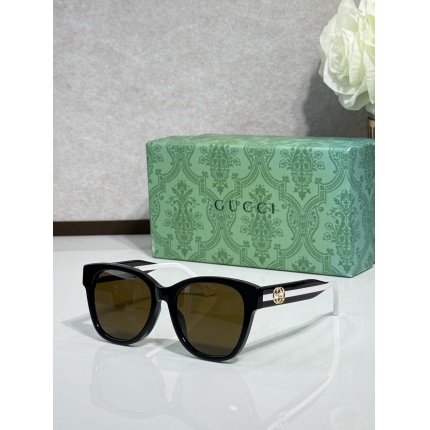 Gucci AAA Quality Sunglasses in 207196