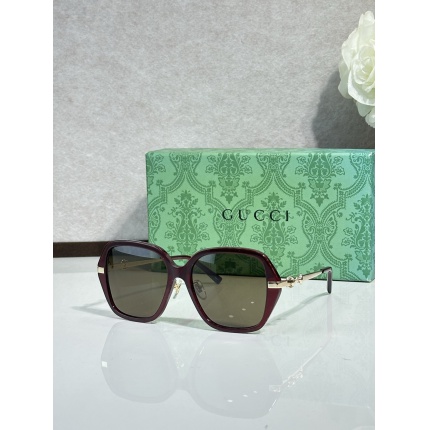 Gucci AAA Quality Sunglasses in 207199