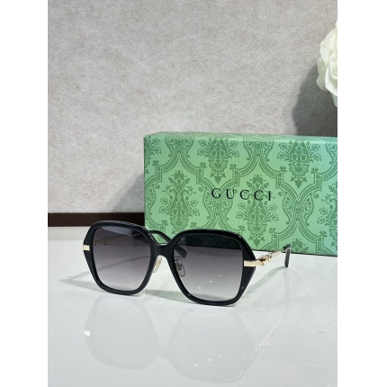 Gucci AAA Quality Sunglasses in 207201