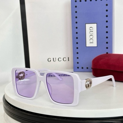 Gucci AAA Quality Sunglasses in 207214