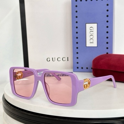 Gucci AAA Quality Sunglasses in 207215