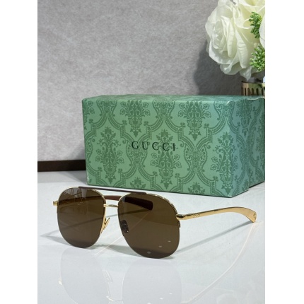 Gucci AAA Quality Sunglasses in 207232