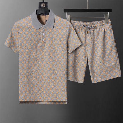 Louis Vuitton Short Tracksuits For Men in 207446