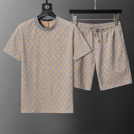 Louis Vuitton Short Tracksuits For Men in 207447