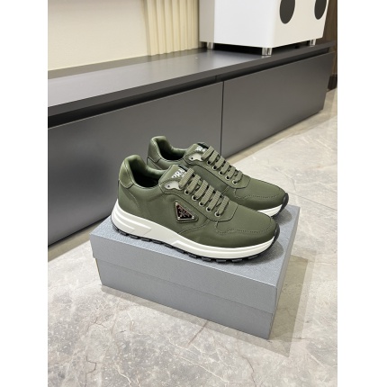Prada Sneakers For Men in 207462