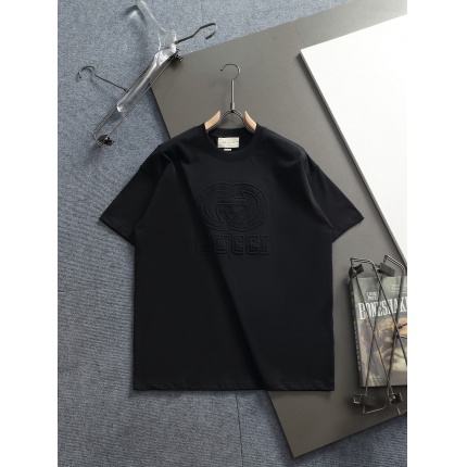 New Arrivals Gucci T-shirts in 207482
