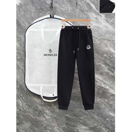 New Arrivals Moncler Pants For Men in 207497