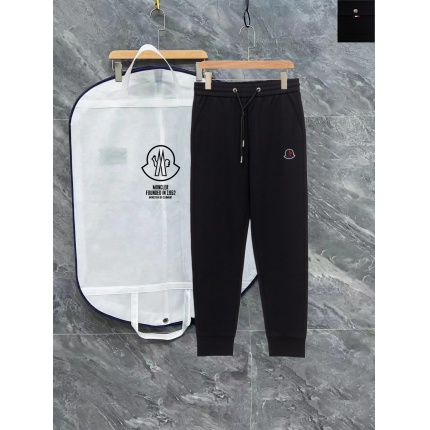 New Arrivals Moncler Pants For Men in 207500