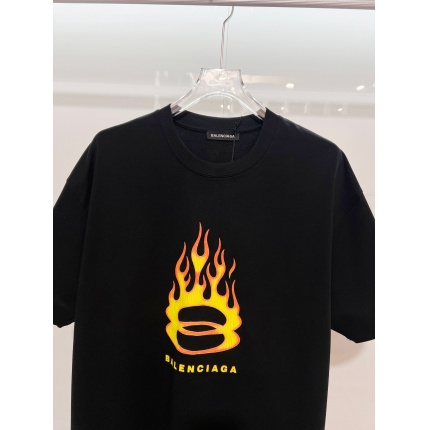 New Arrivals Balenciaga T-shirts in 207513
