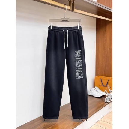 New Arrivals Balenciaga Pants For Men in 207561