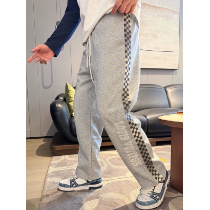 New Arrivals Louis Vuitton Pants For Men in 207575
