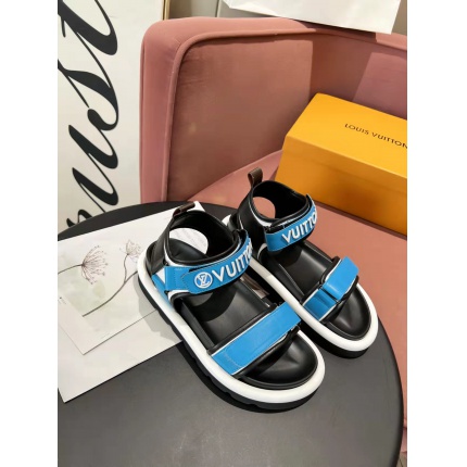 LV Sandals For Women in 207639
