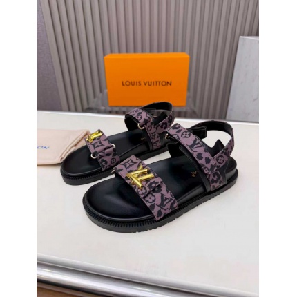 LV Sandals For Women in 207644