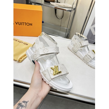 LV Sandals For Women in 207648