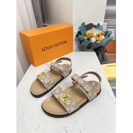 LV Sandals For Women in 207650