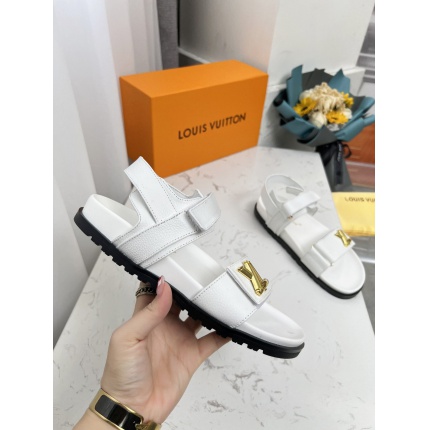 LV Sandals For Women in 207657