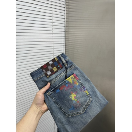New Arrivals Louis Vuitton Jeans For Men in 207763