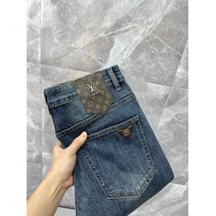 New Arrivals Louis Vuitton Jeans For Men in 207769