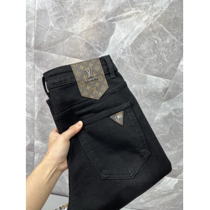 New Arrivals Louis Vuitton Jeans For Men in 207770